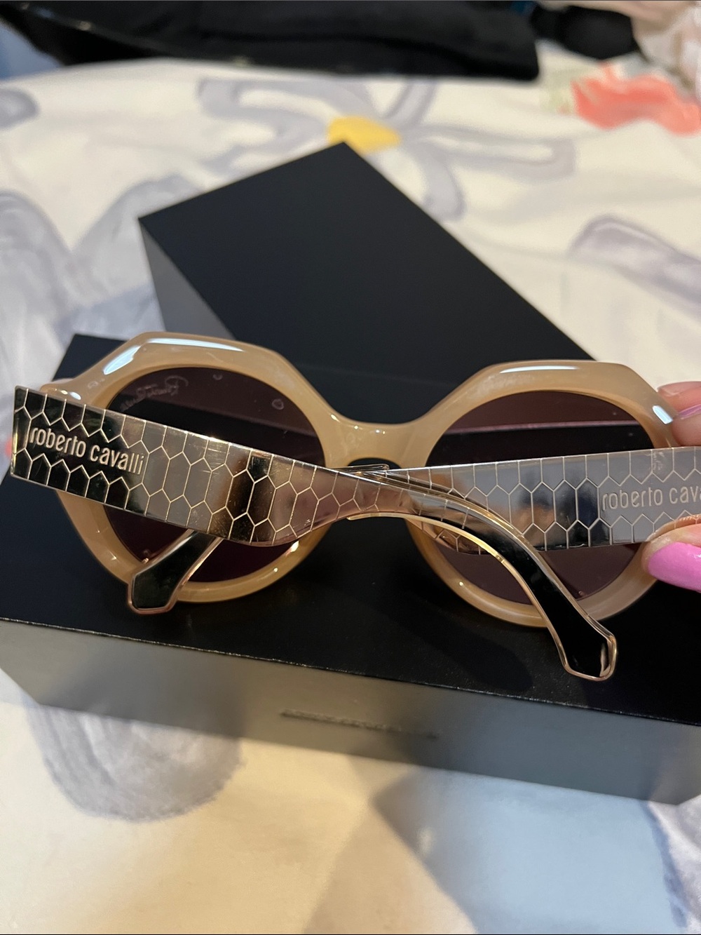 Roberto Cavalli Pink Round Frame Sunglasses - Picture 3 of 6